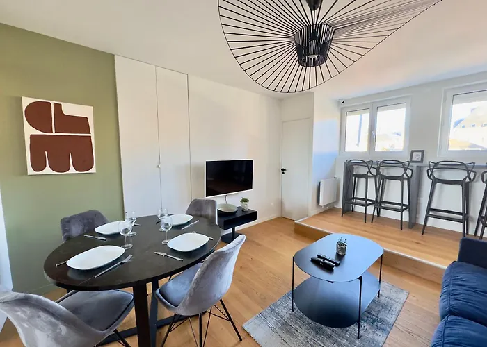 Vue Cathedrale, Beffroi, Netflix En Hyper Centre *